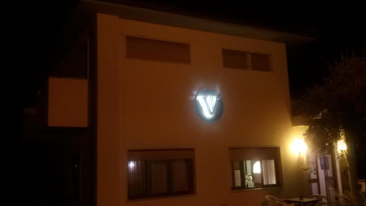Hotel Le Vigne Contigliano Exterior foto